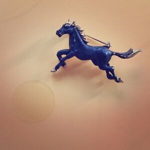 Vintage Black and Gold Horse Brooch. Black Beauty​
